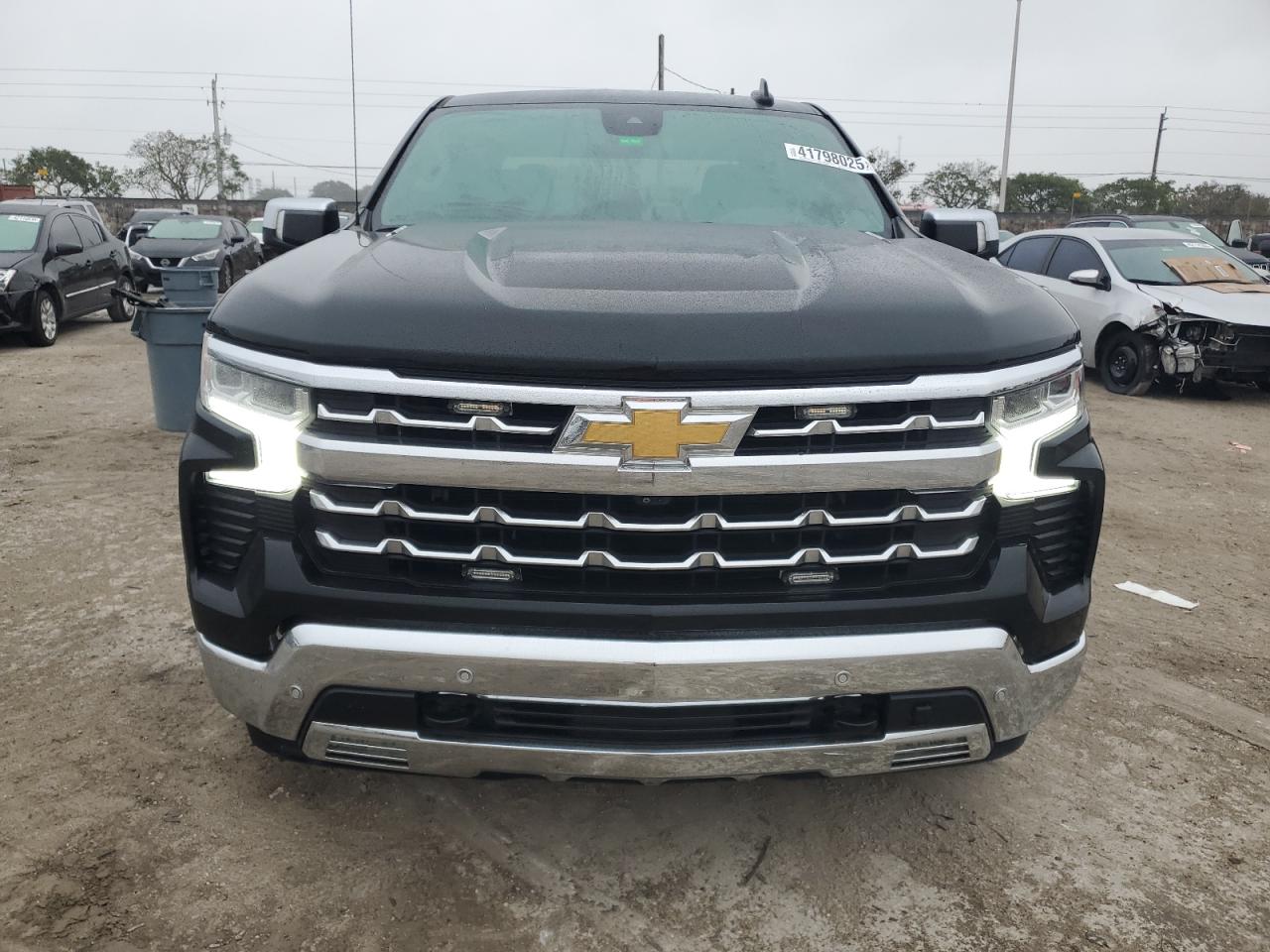 2022 Chevrolet Silverado - Image 5