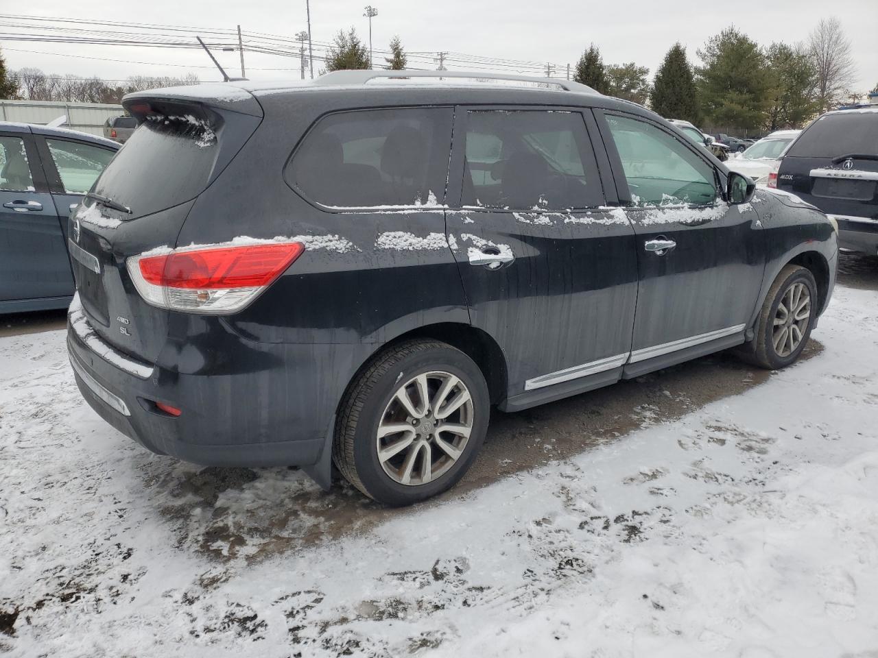 2015 Nissan Pathfinder - Image 3