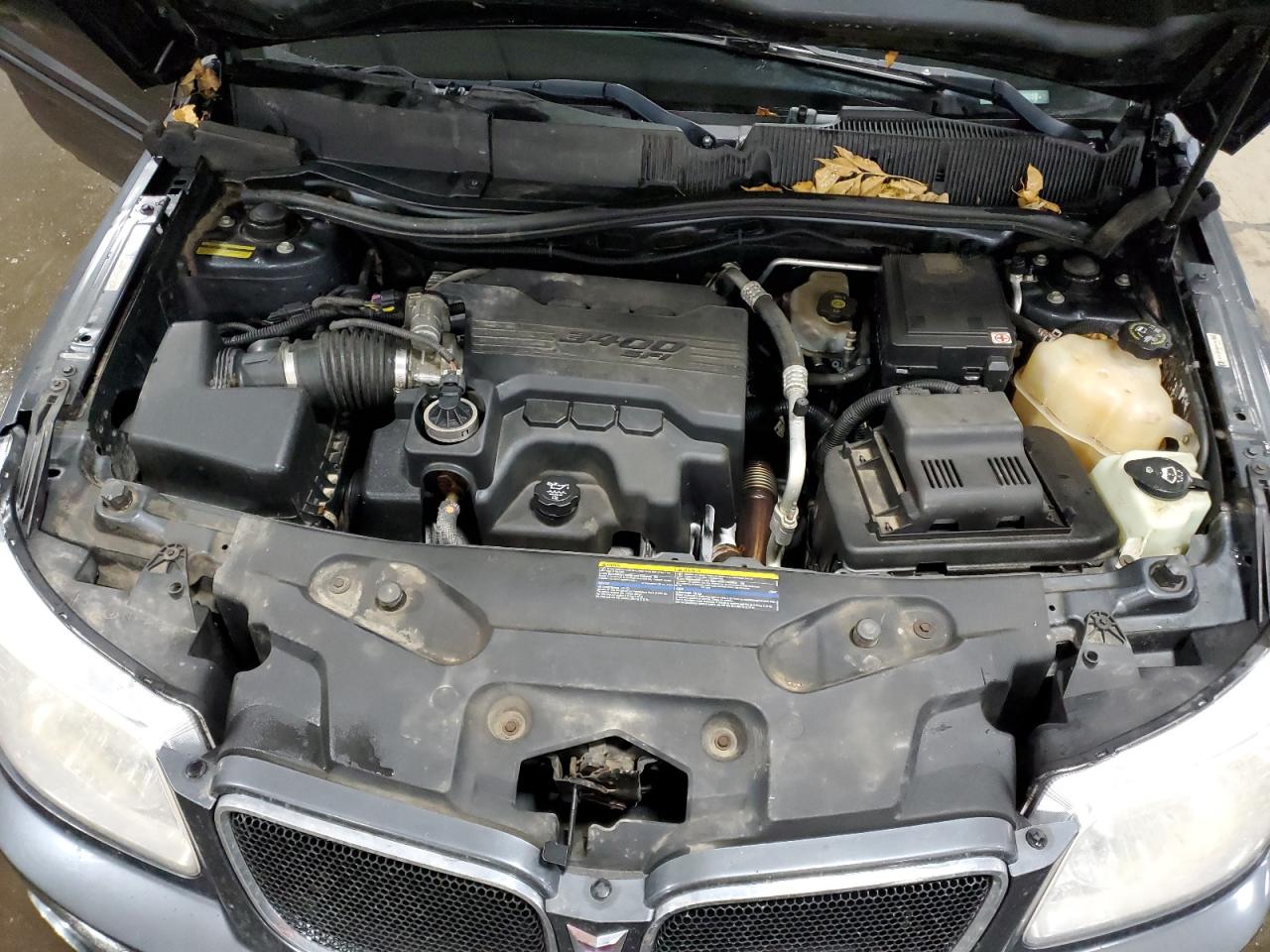 2009 Pontiac Torrent - Image 12