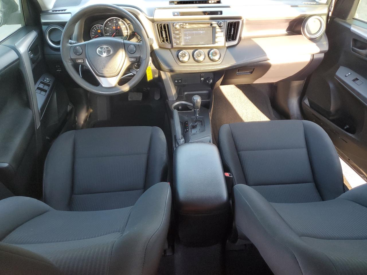 2016 Toyota RAV 4 - Image 8
