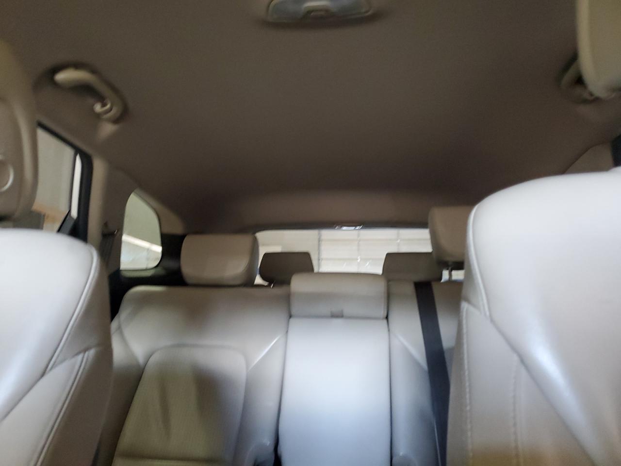 2013 Hyundai Santa Fe - Image 10