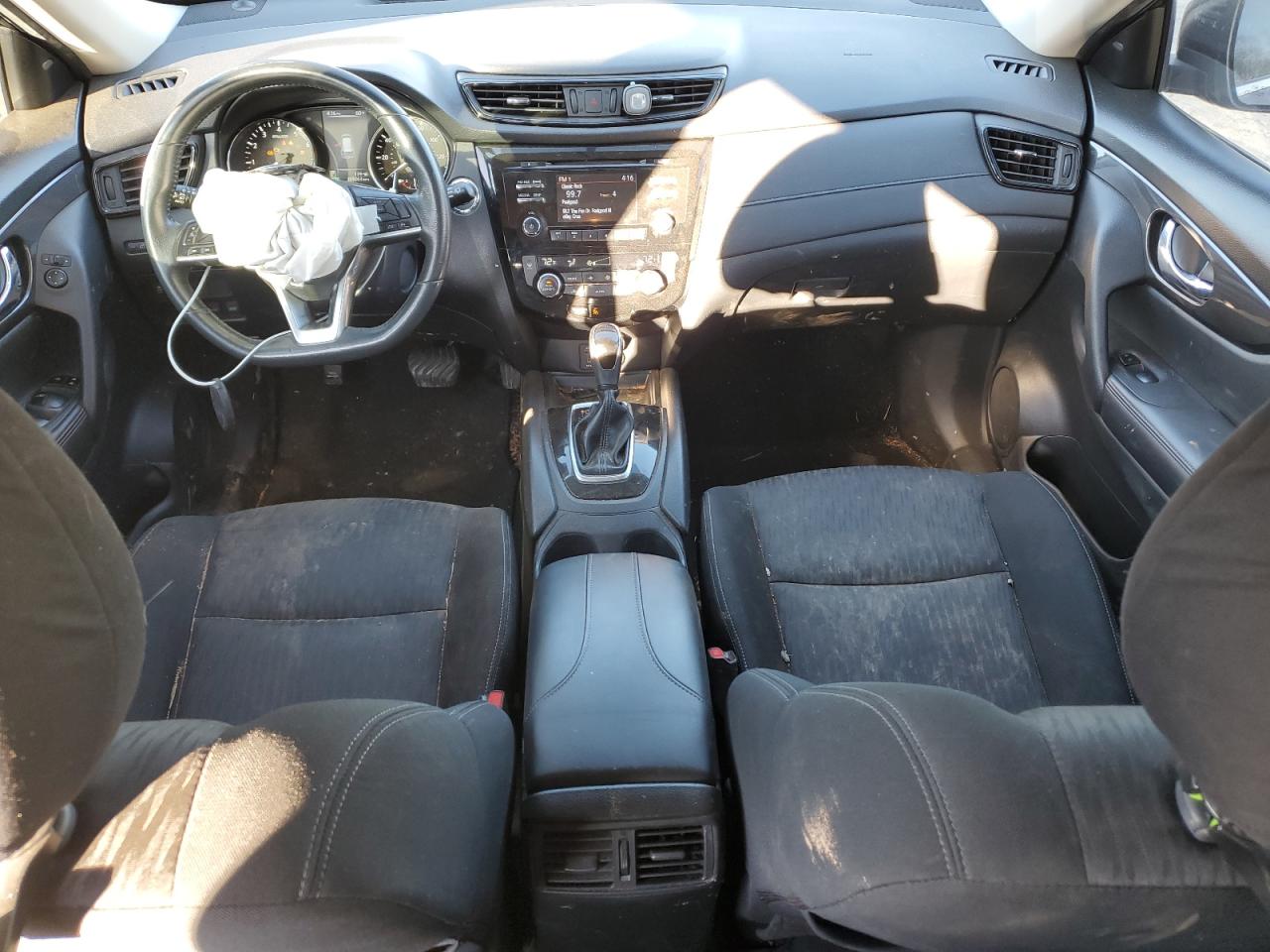 2017 Nissan Rogue - Image 8