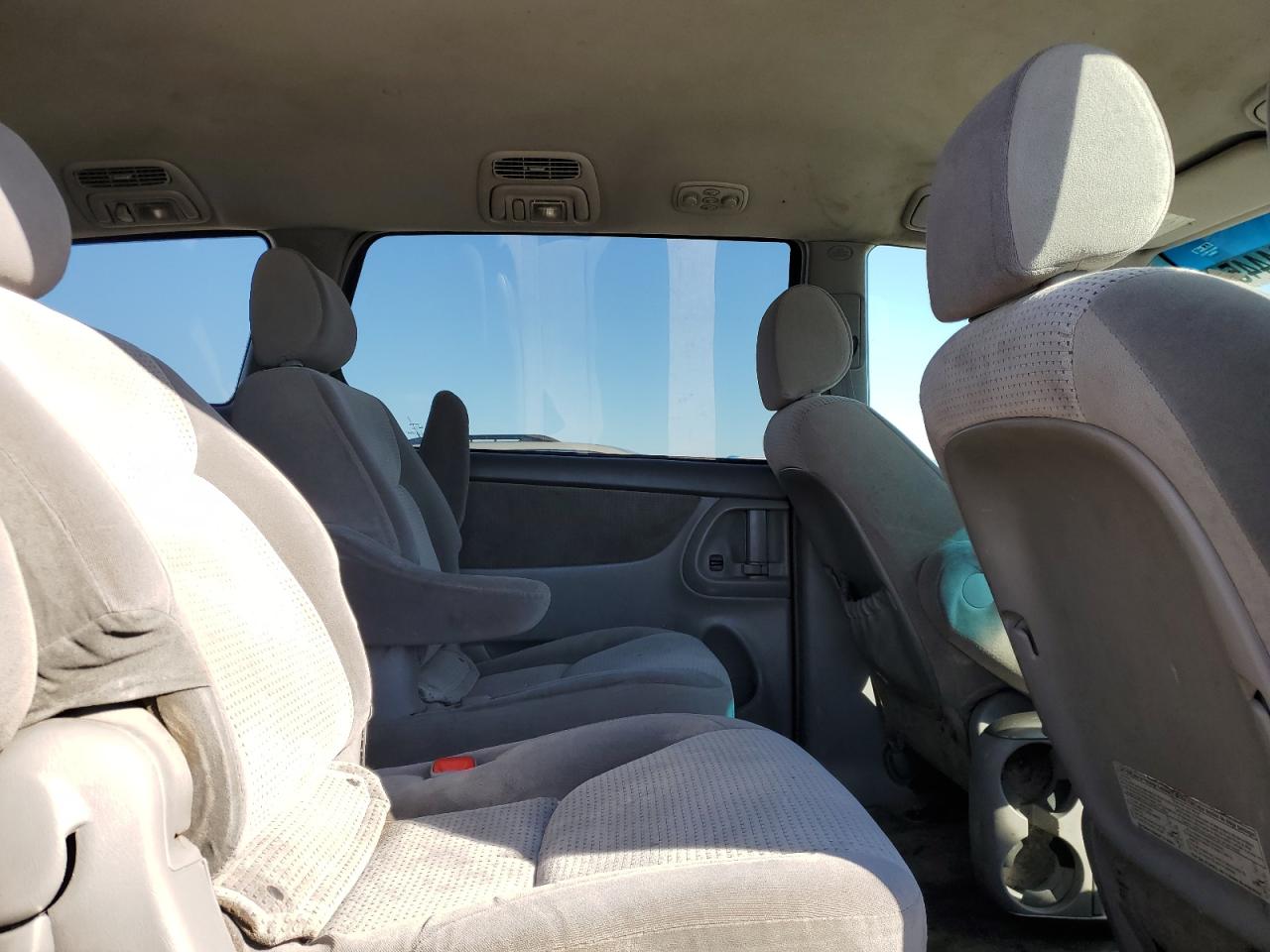 2007 Toyota Sienna - Image 11
