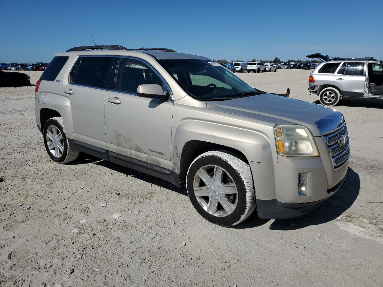 2011 GMC Terrain - Image 4