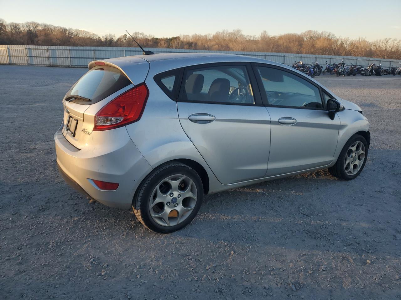 2011 Ford Fiesta - Image 3