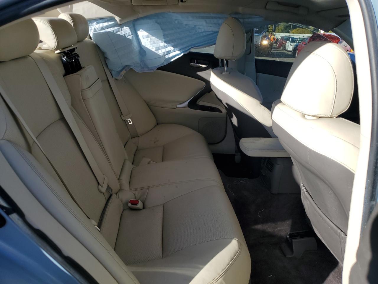 2011 Lexus IS - Image 11