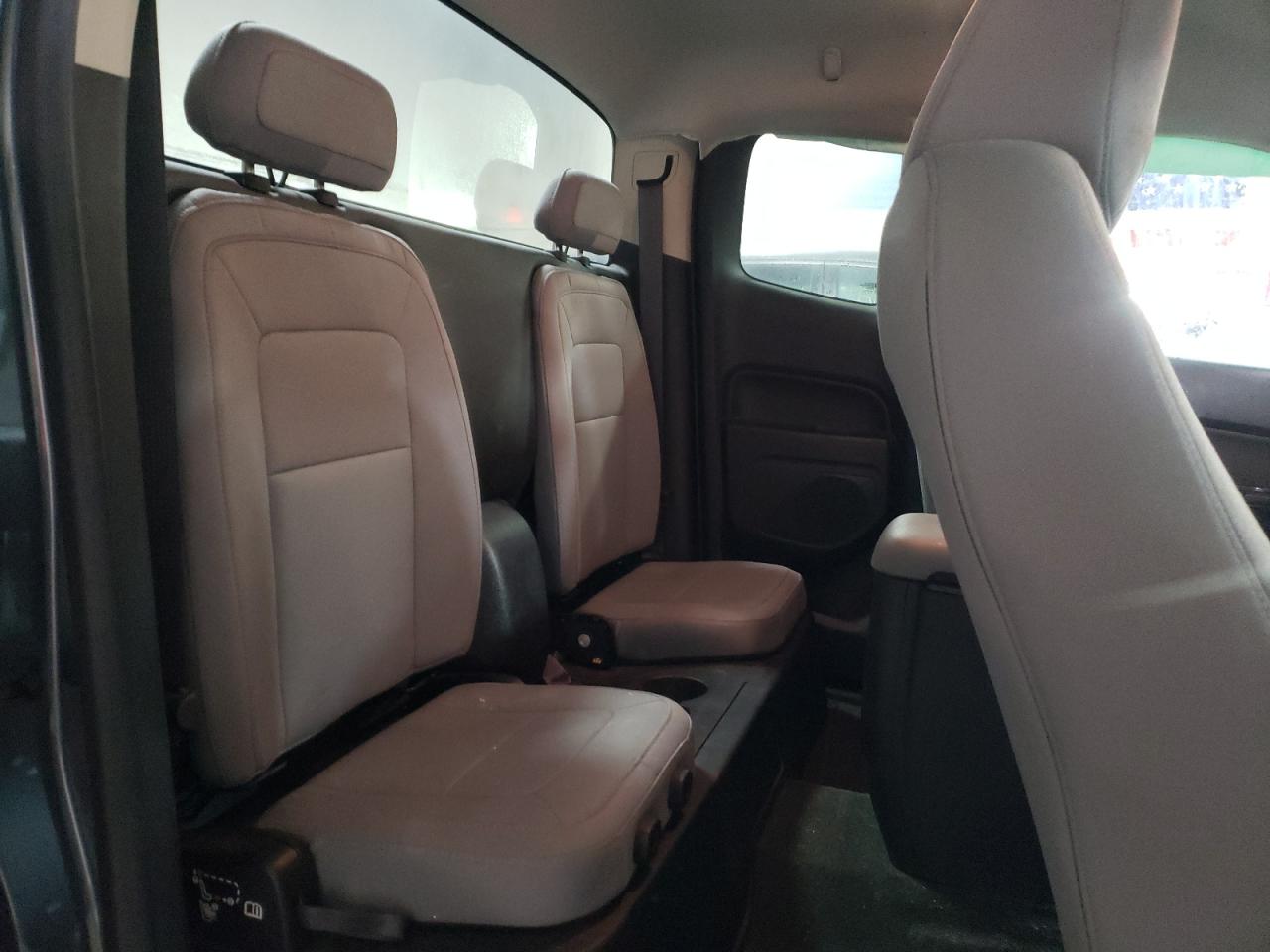 2015 Chevrolet Colorado - Image 10