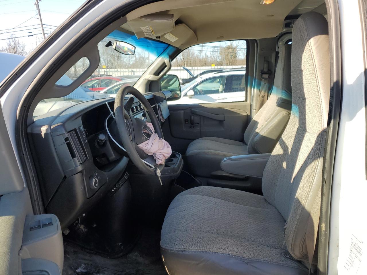 2017 GMC Savana G2500 VIN: 1GTW7AFF7H1913576 Lot: 42776185