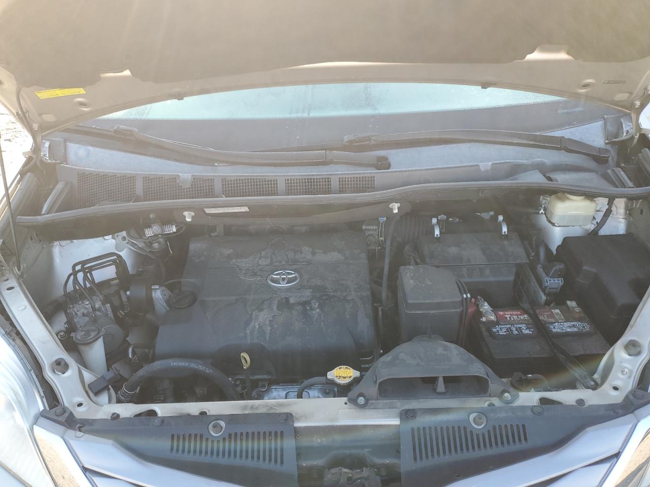 2015 Toyota Sienna - Image 13