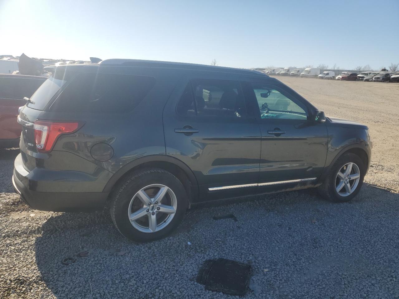 2016 Ford Explorer - Image 3
