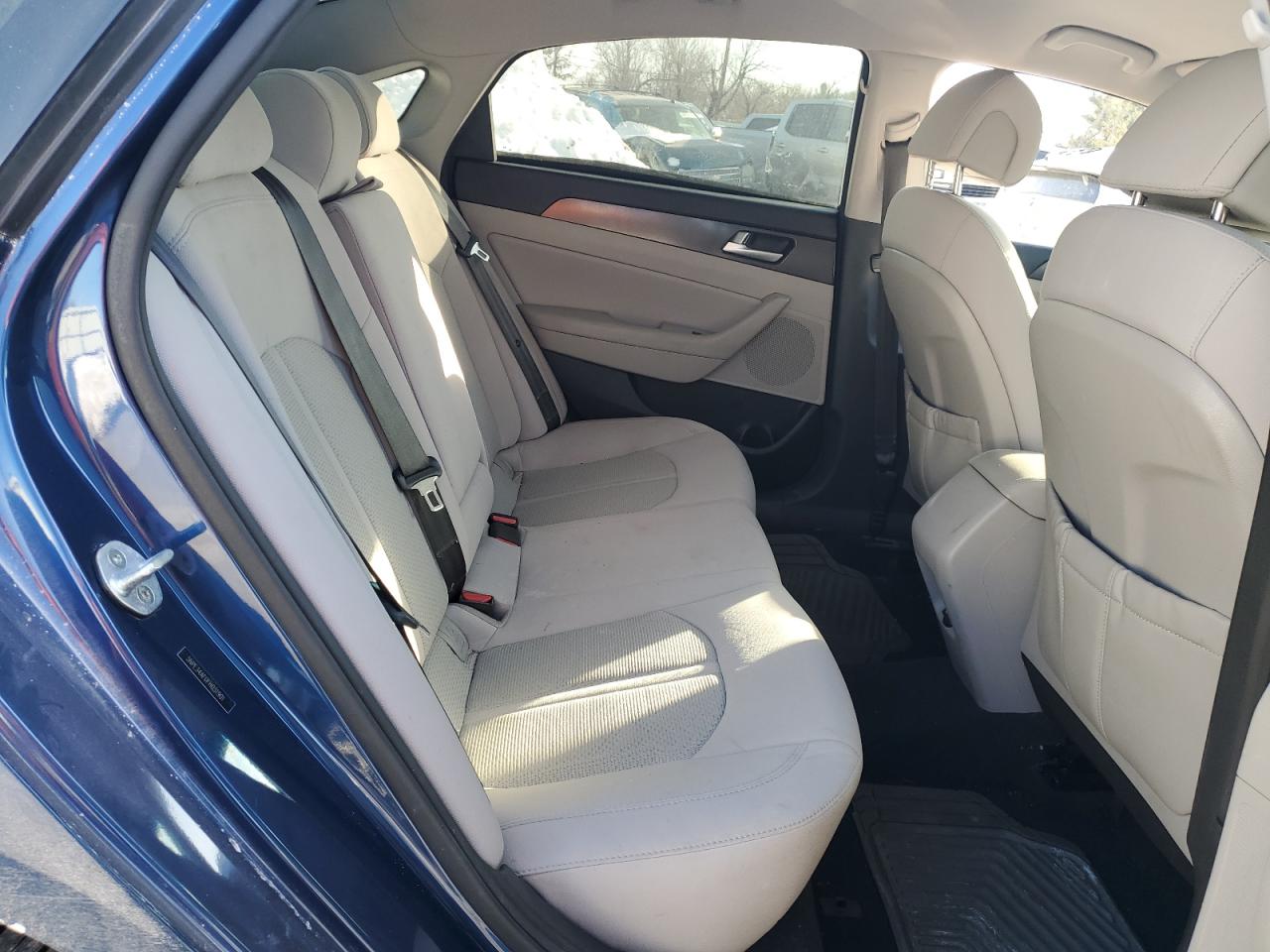 2015 Hyundai Sonata - Image 10