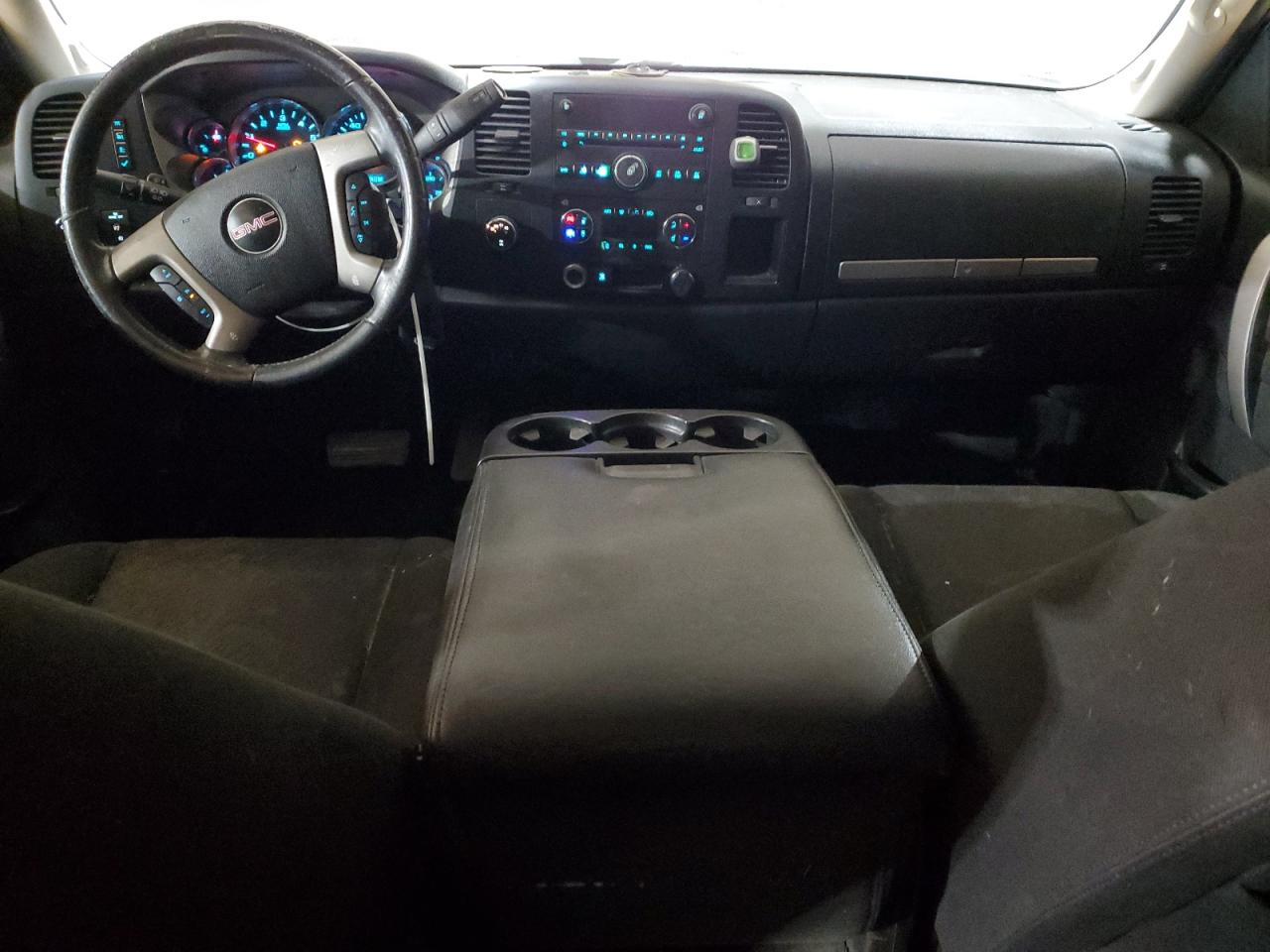 2010 GMC Sierra - Image 8