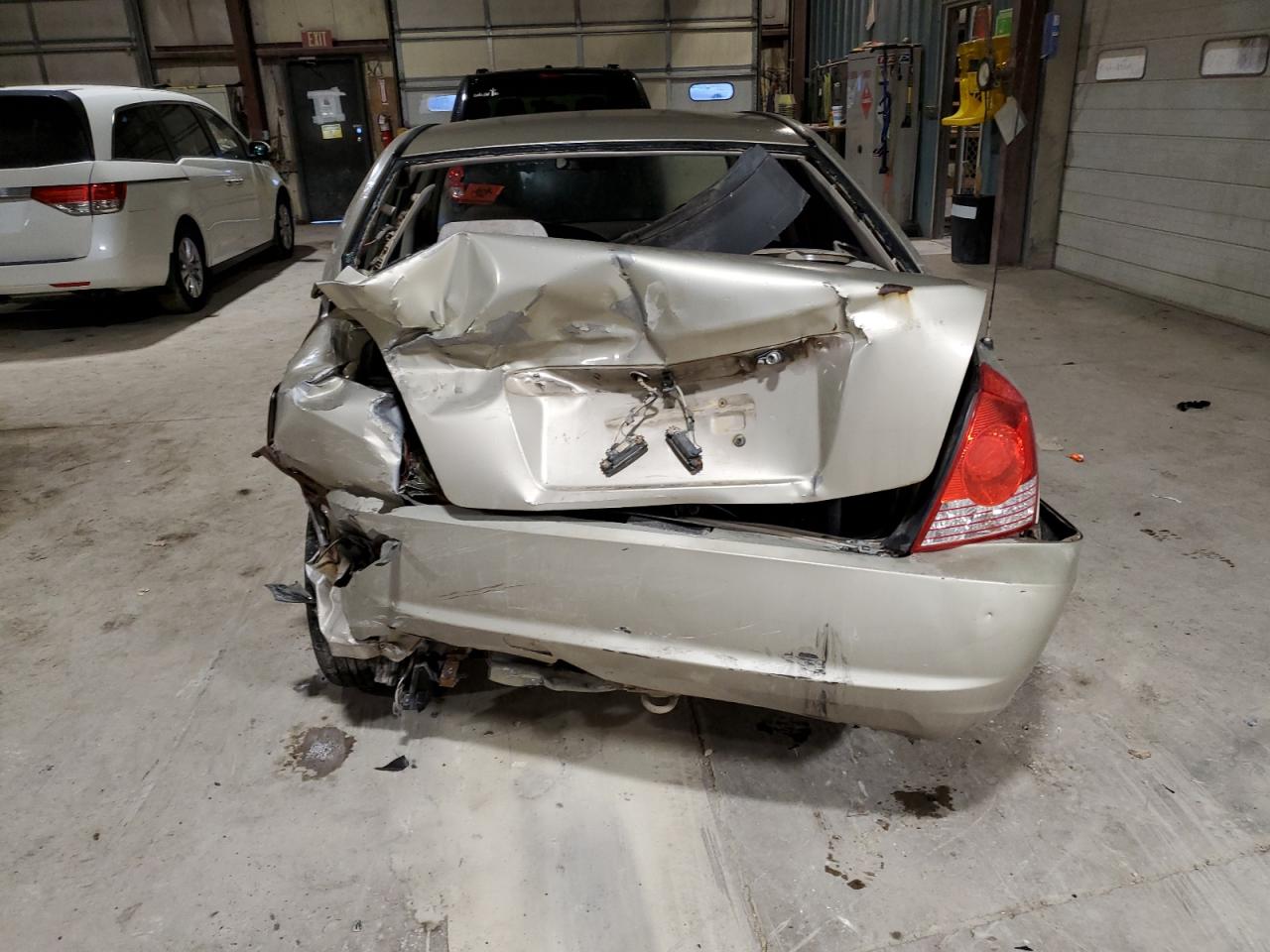 2005 Hyundai Elantra - Image 6