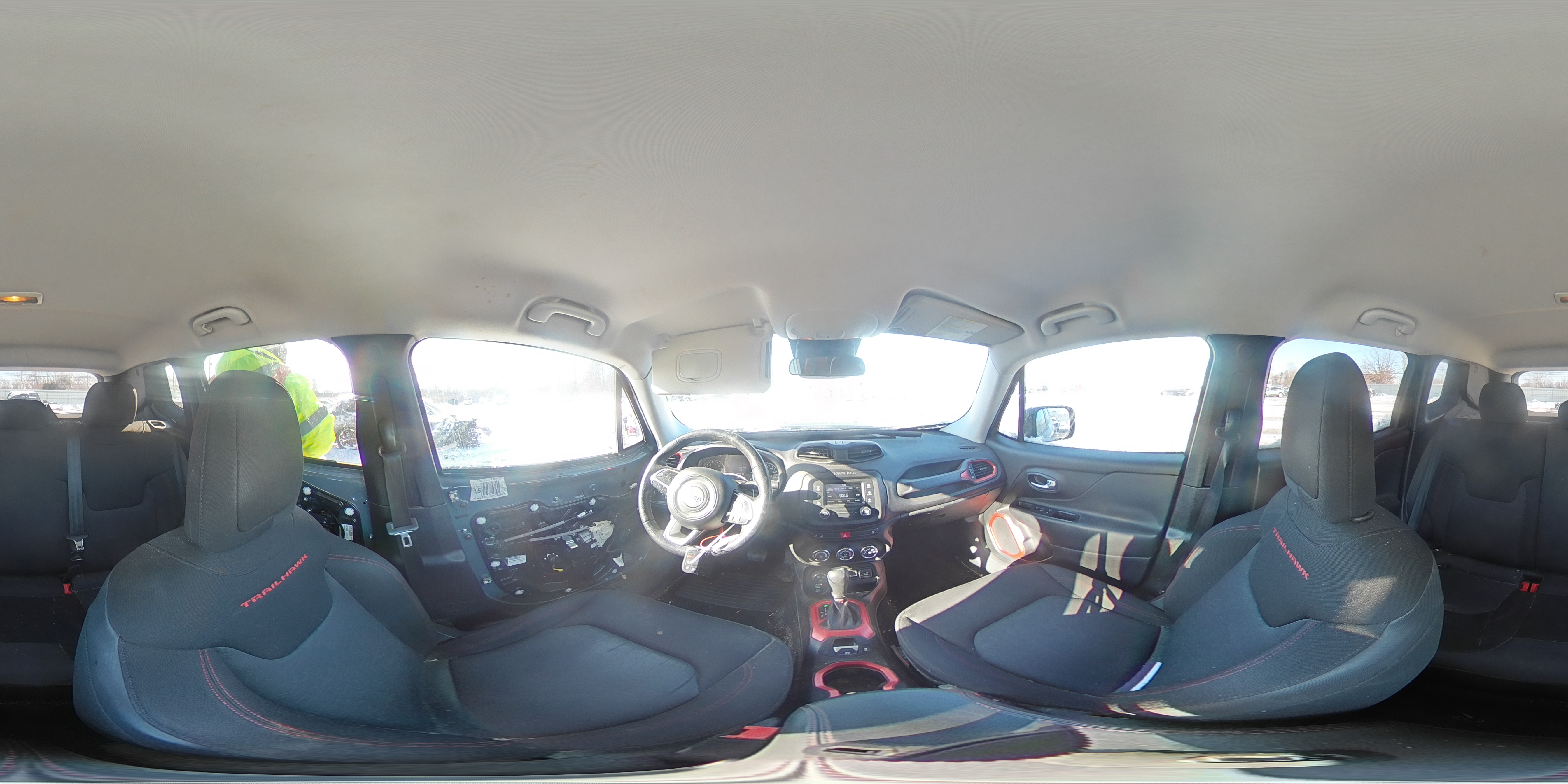 2015 Jeep Renegade - Image 13