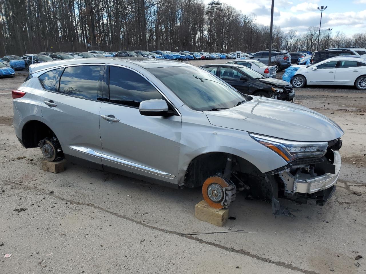 VIN 5J8TC2H52KL002884 2019 ACURA RDX no.4