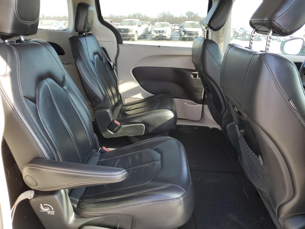 2022 Chrysler Pacifica - Image 11