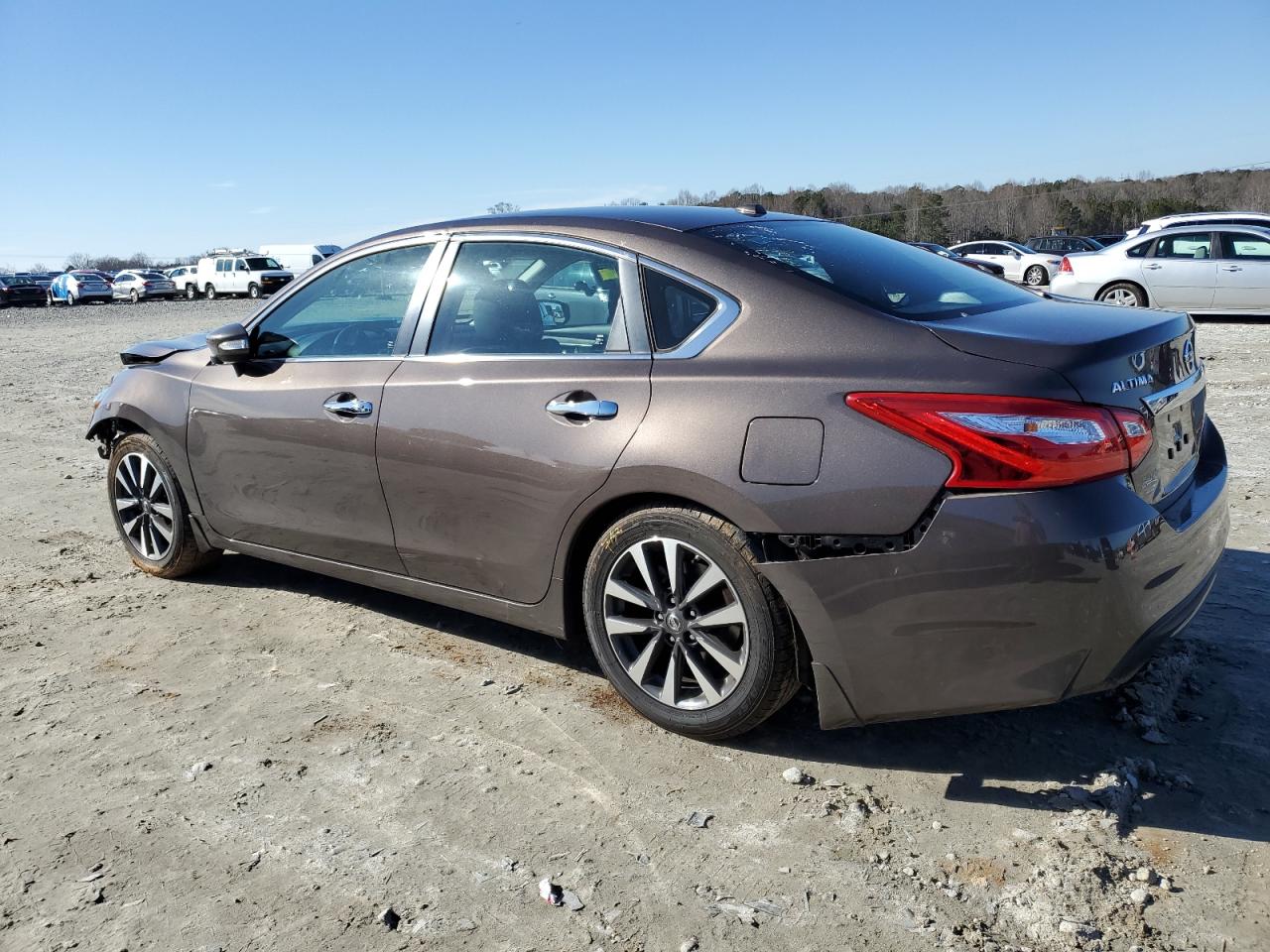 2016 Nissan Altima - Image 2