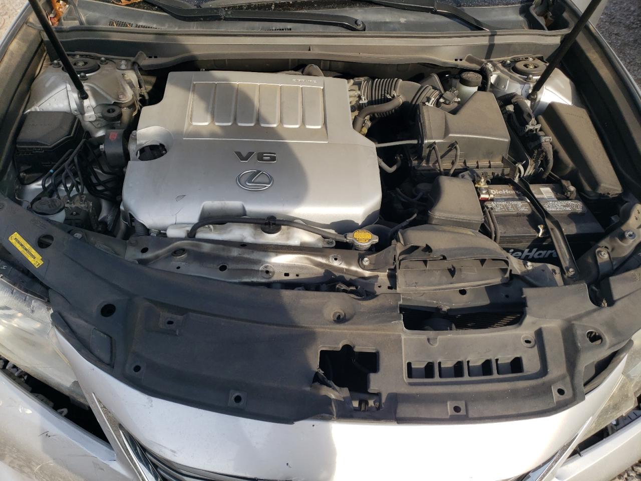 2013 Lexus ES - Image 11