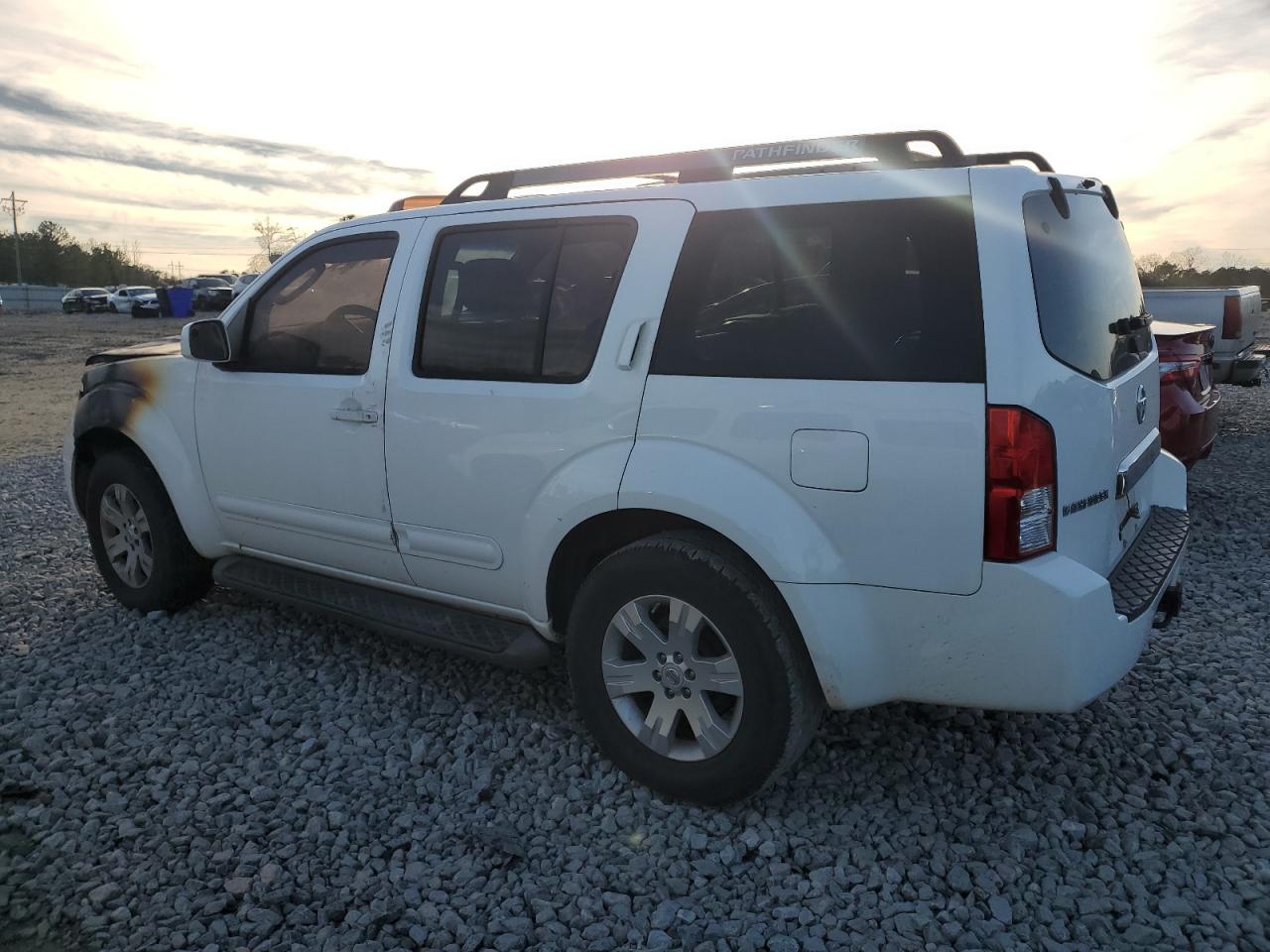 2007 Nissan Pathfinder - Image 2