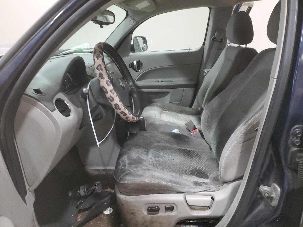2010 Chevrolet HHR - Image 7