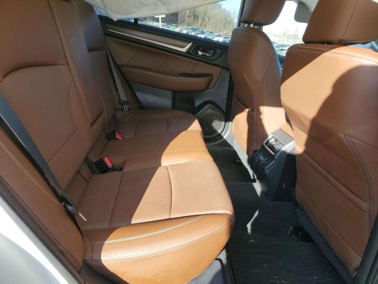 2018 Subaru Outback - Image 11