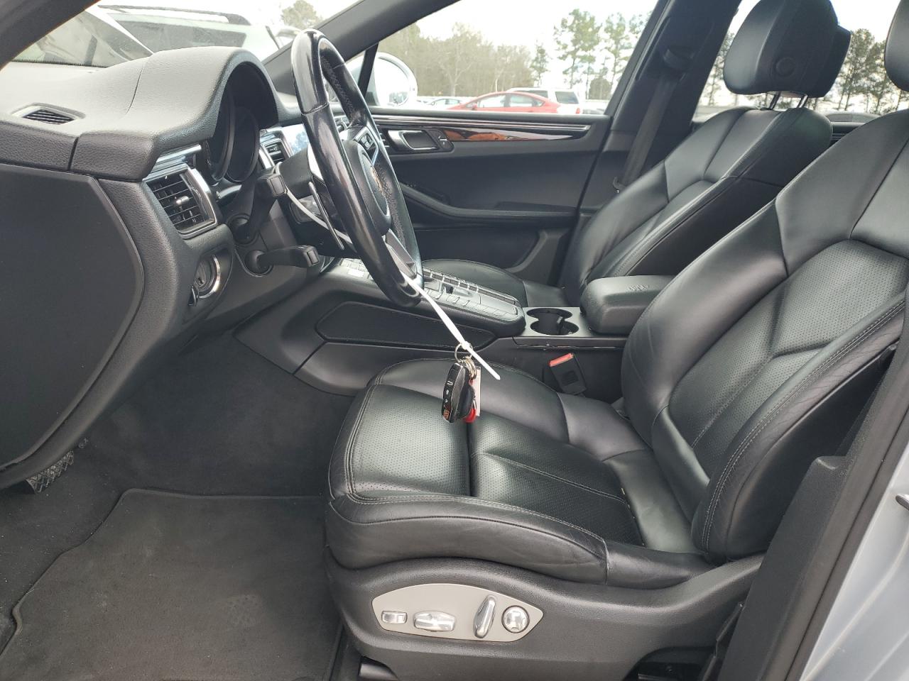 2017 Porsche Macan - Image 7