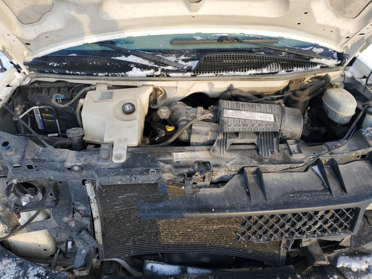 2005 Chevrolet Express - Image 12