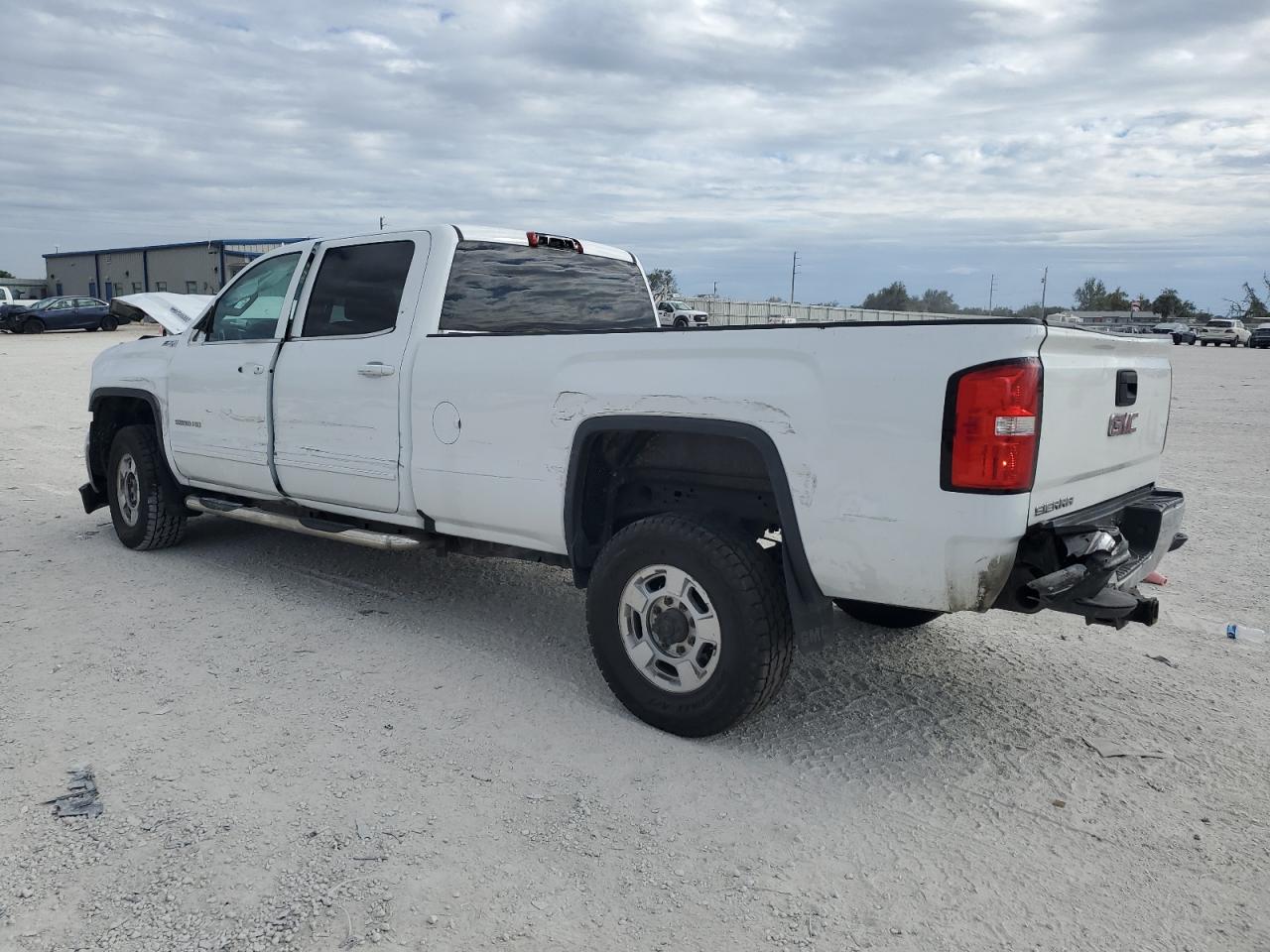 2017 GMC Sierra - Image 2