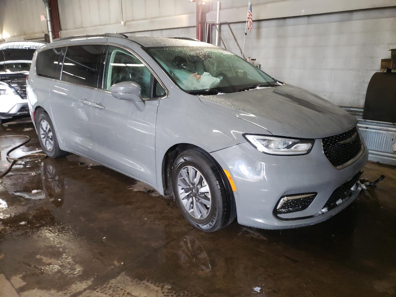 2021 Chrysler Pacifica - Image 4