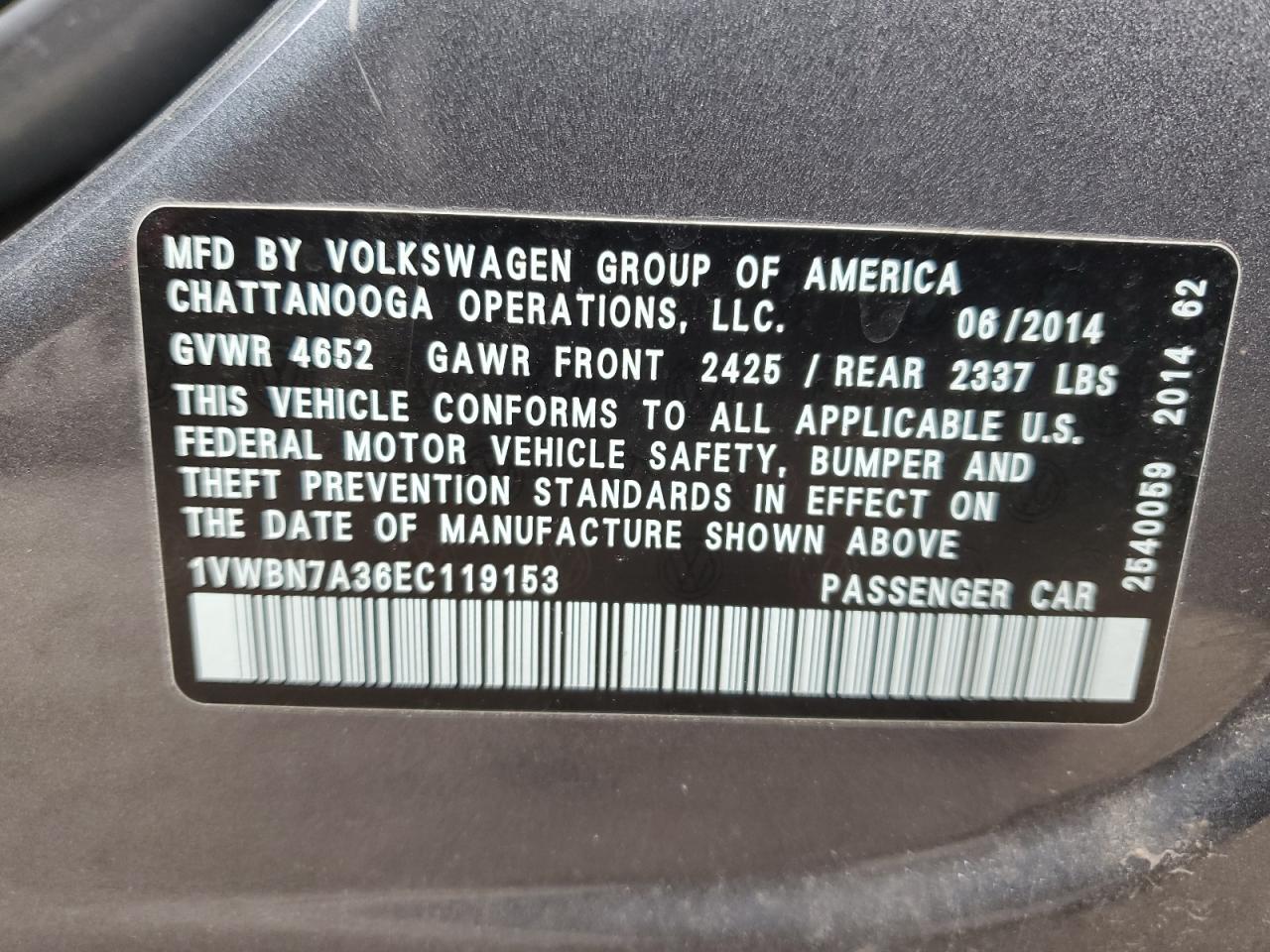 2014 Volkswagen Passat - Image 12