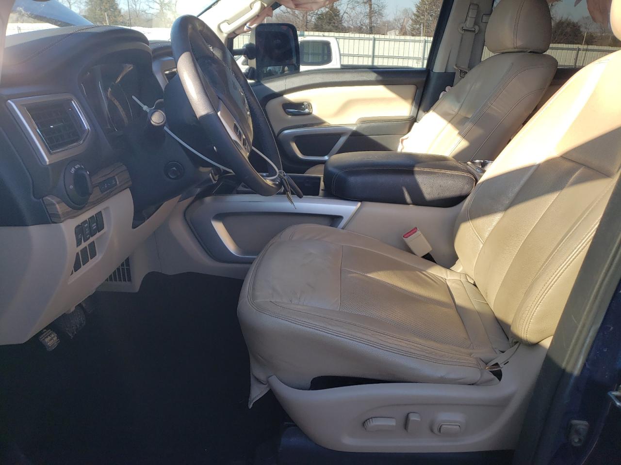 2016 Nissan Titan - Image 7