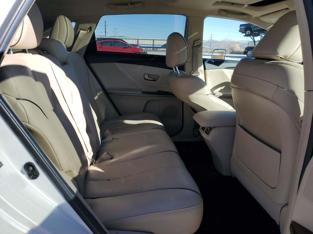 2015 Toyota Venza - Image 11