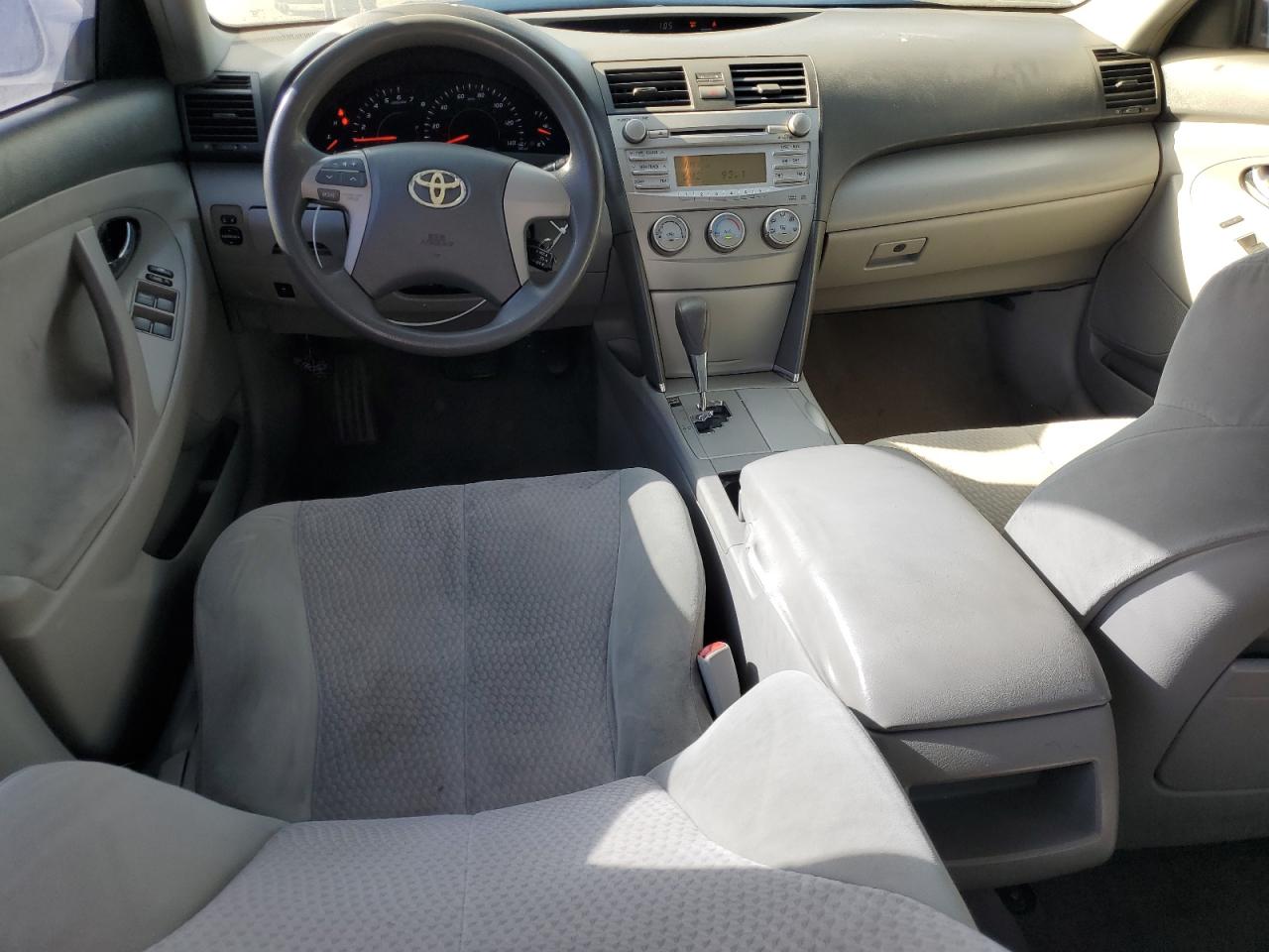 2011 Toyota Camry - Image 8