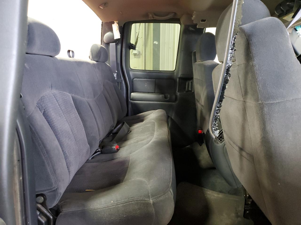 2002 Chevrolet Silverado - Image 10