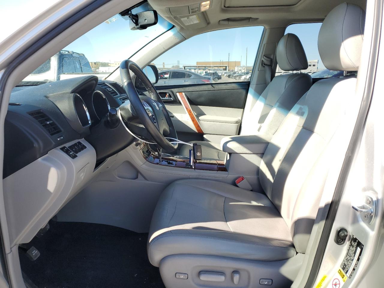 2013 Toyota Highlander - Image 7