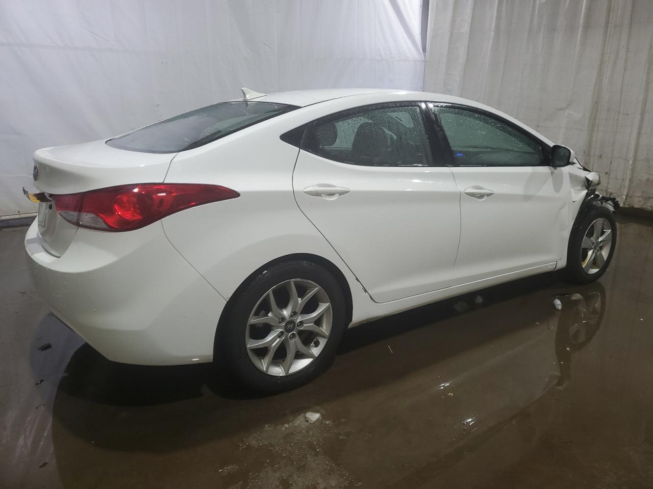 2013 Hyundai Elantra - Image 3