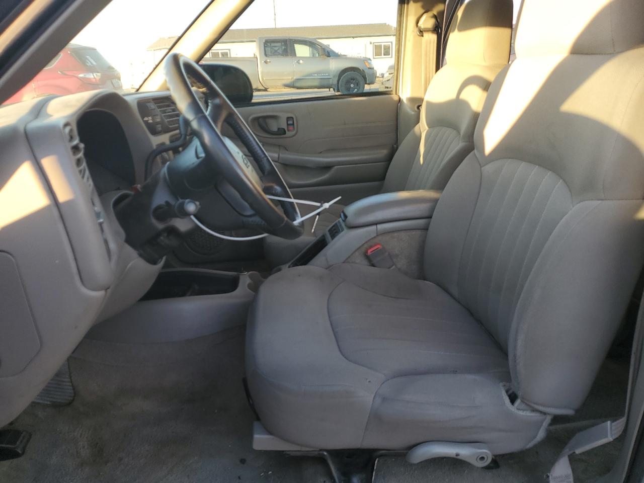 2004 Chevrolet Blazer - Image 7