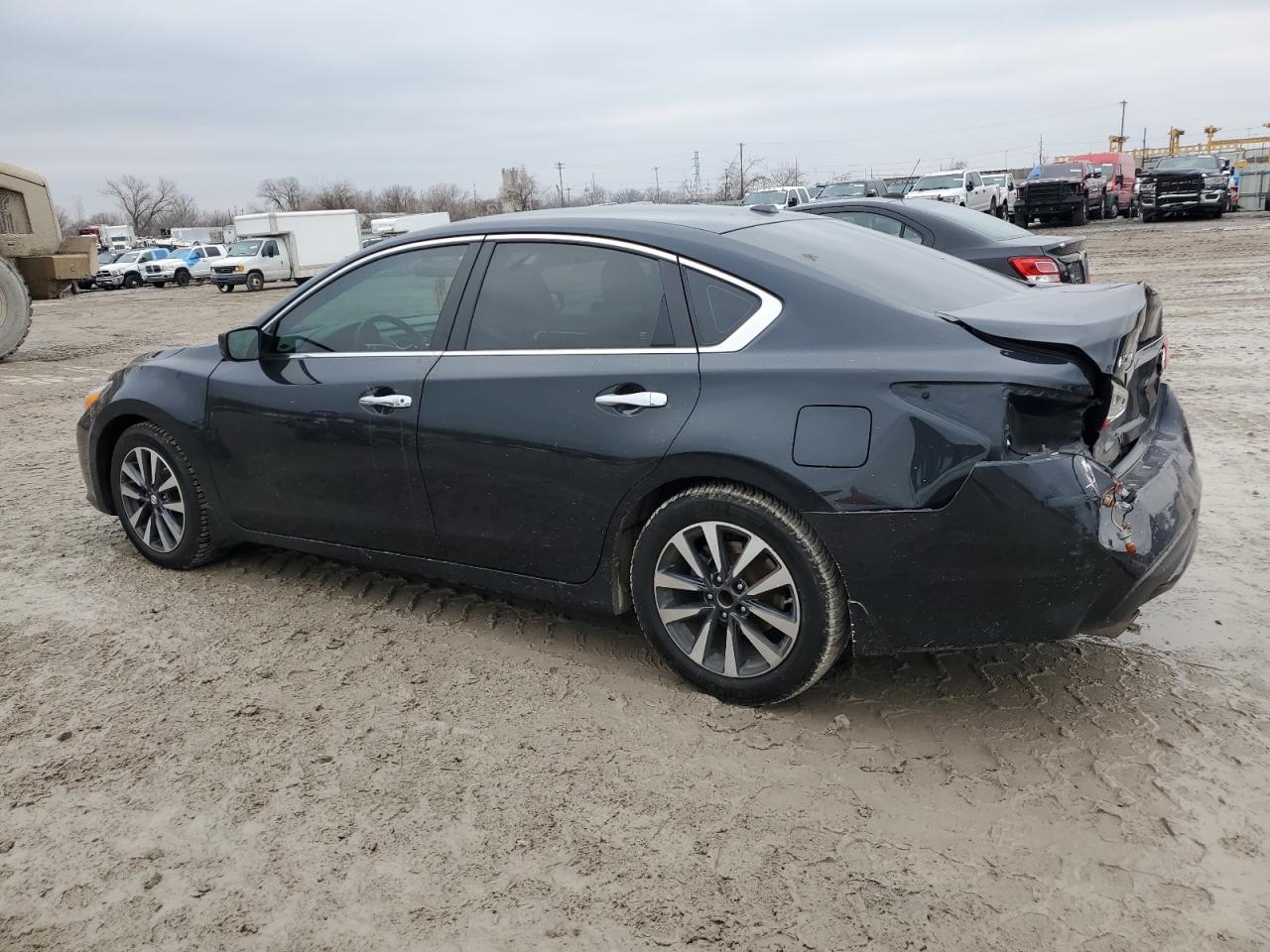 2017 Nissan Altima - Image 2