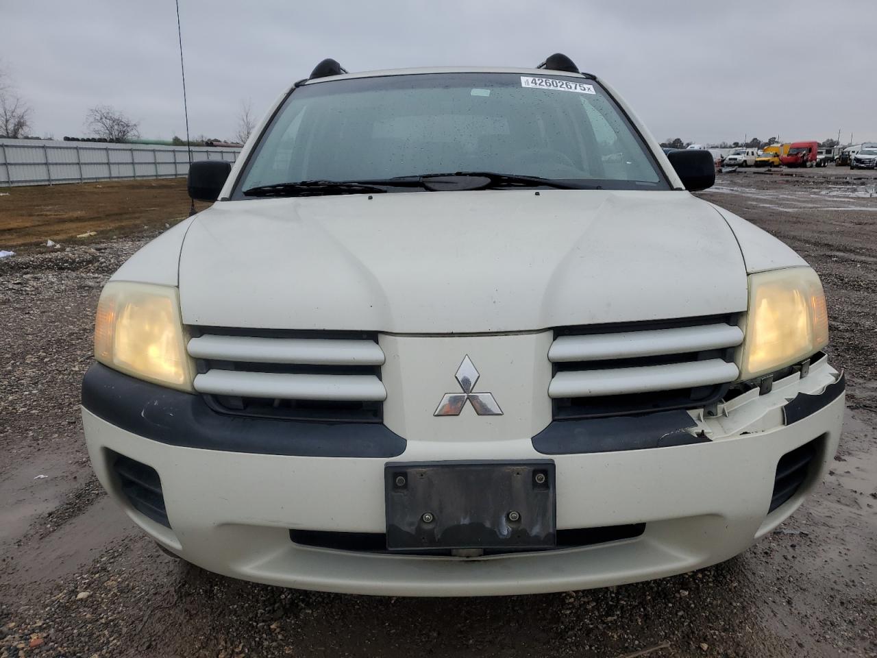 2004 Mitsubishi Endeavor - Image 5