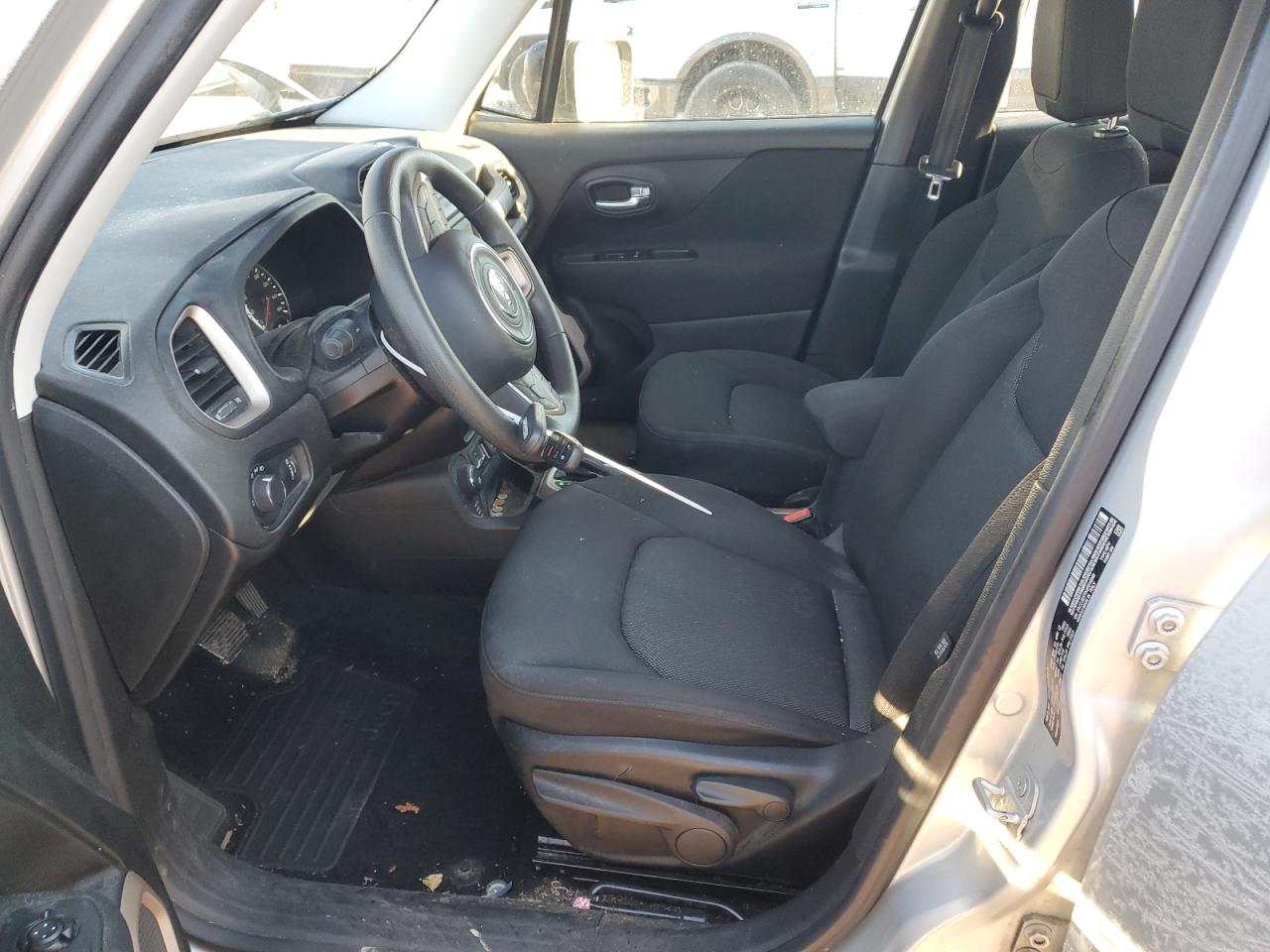2016 Jeep Renegade - Image 7