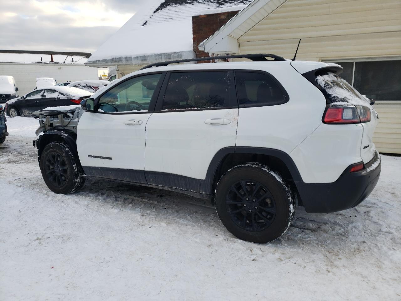 2023 Jeep Cherokee - Image 2