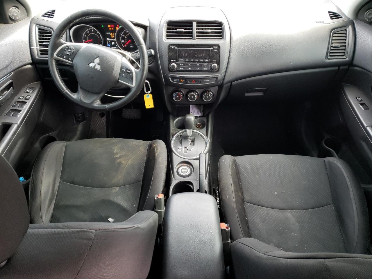 2015 Mitsubishi Outlander - Image 8