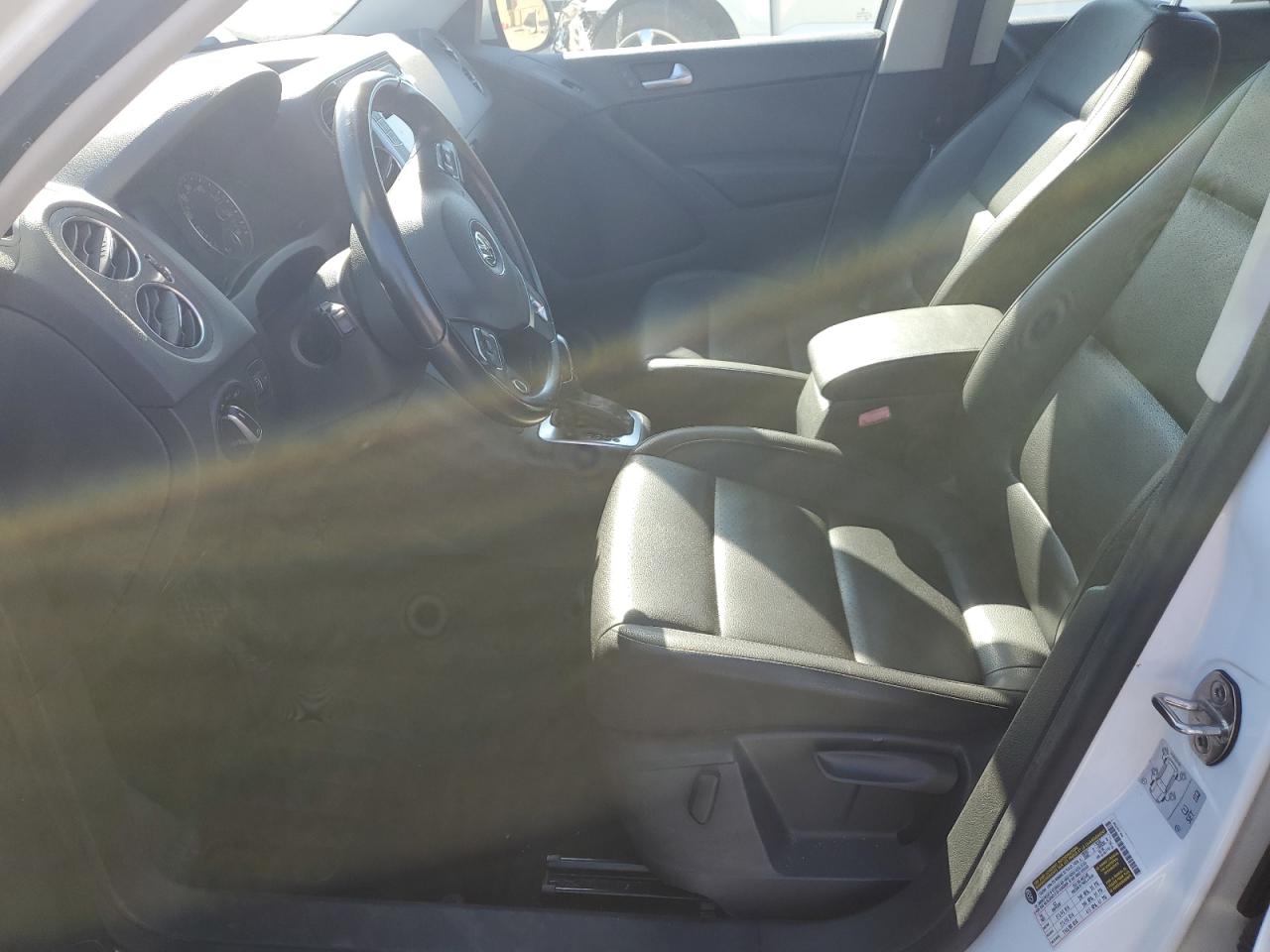 2016 Volkswagen Tiguan - Image 7