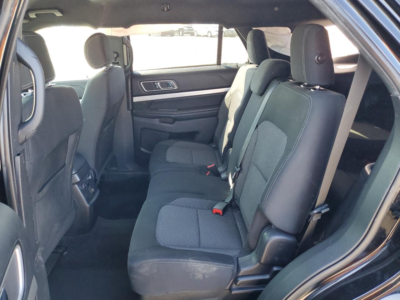 2017 Ford Explorer - Image 11