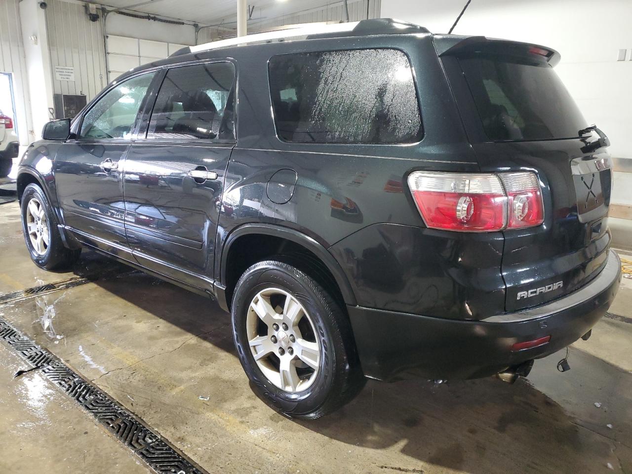 2010 GMC Acadia - Image 2