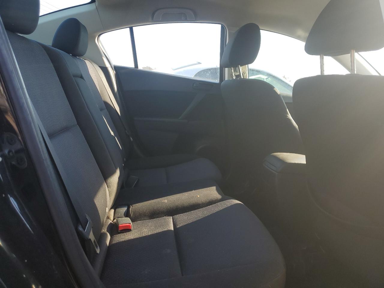2010 Mazda 3 - Image 10