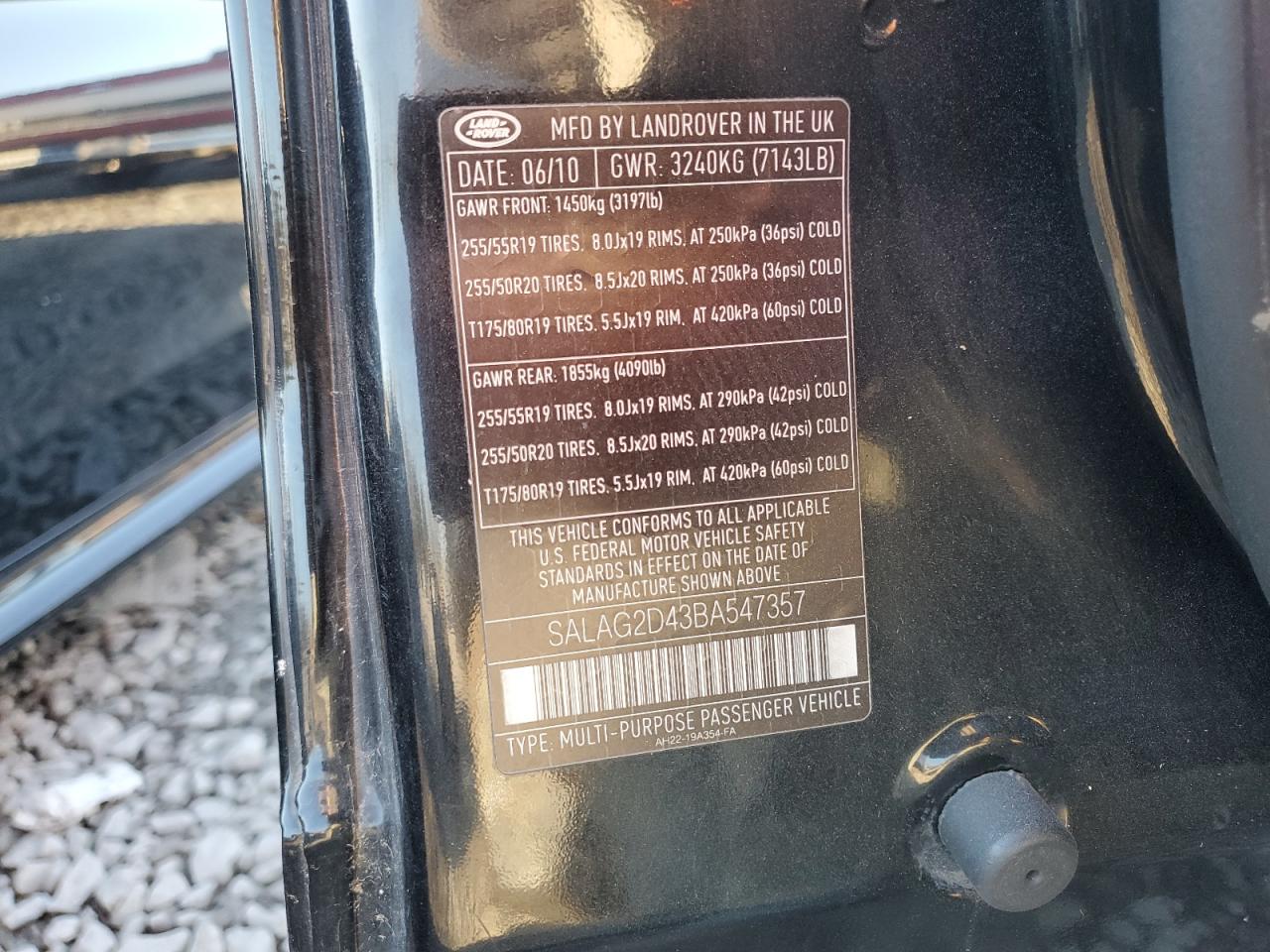 2011 Land Rover LR4 - Image 13