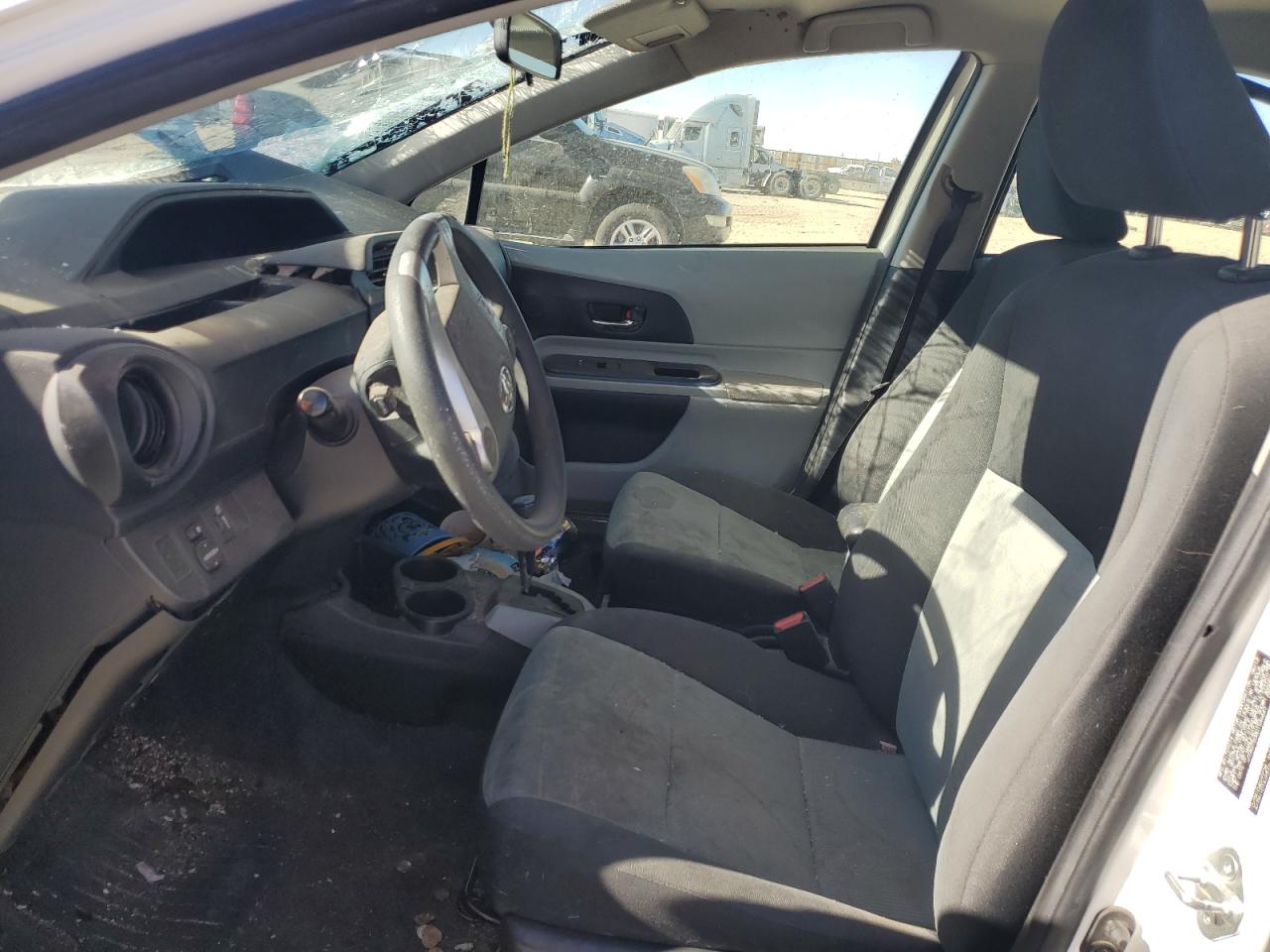 2013 Toyota Prius - Image 7
