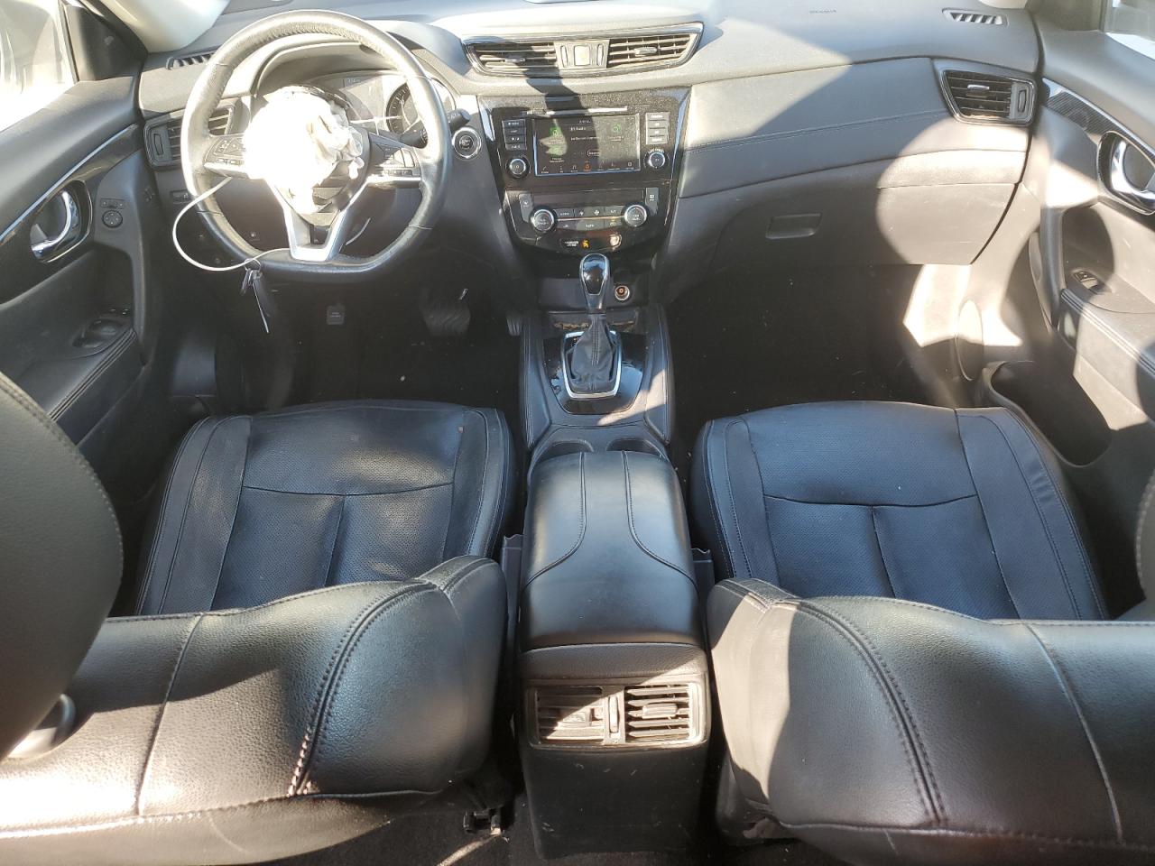 2018 Nissan Rogue - Image 8