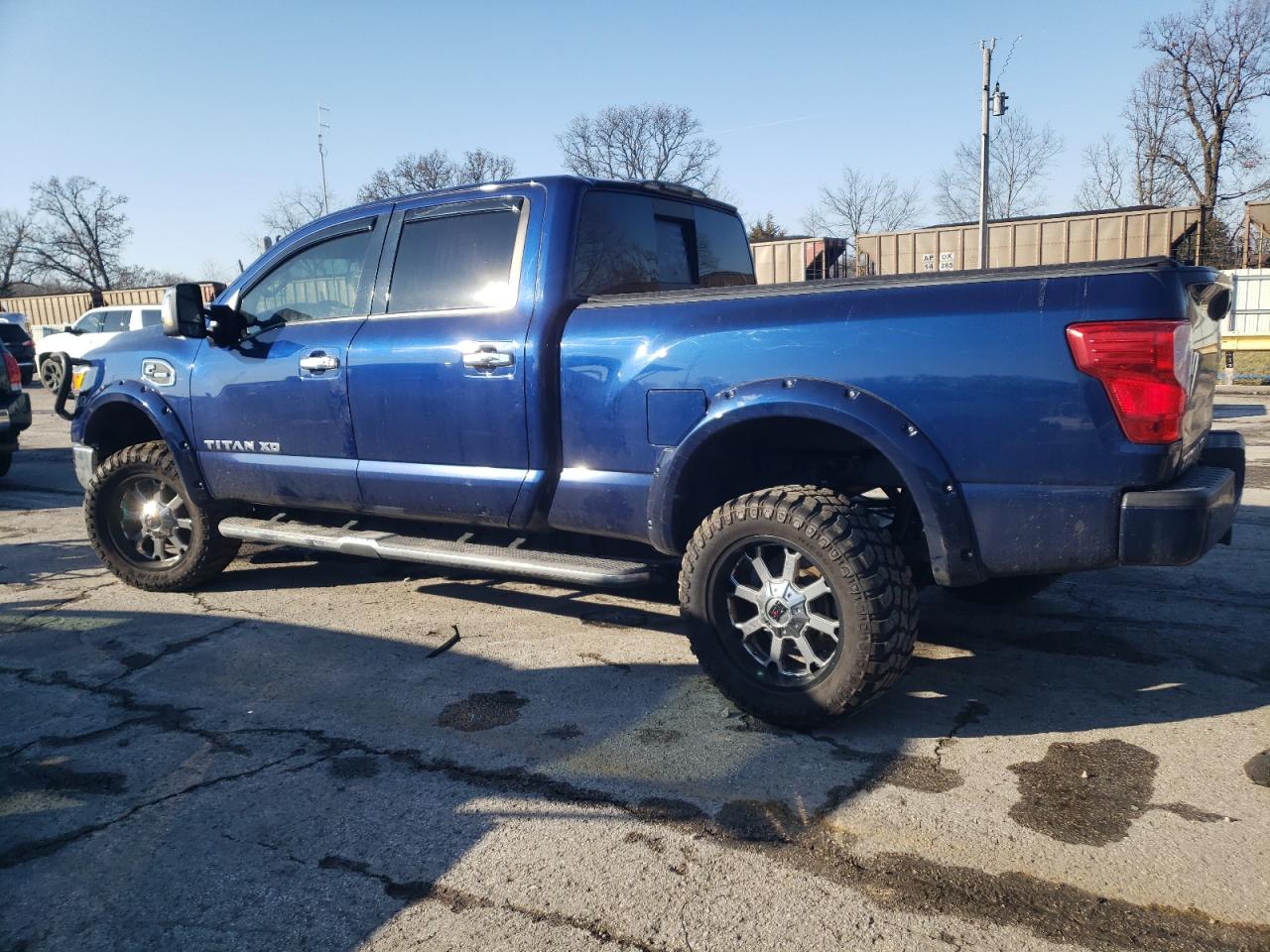 2016 Nissan Titan - Image 2
